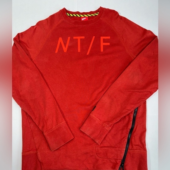 Nike Mens Track And Field Crewneck Sweatshirt Orange Large - Picture 2 of 8